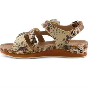 L'ATISTE Floral Sandals with Brown and Cream Accents